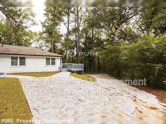 2nd image of 1138 Gerald Pl SW APT B