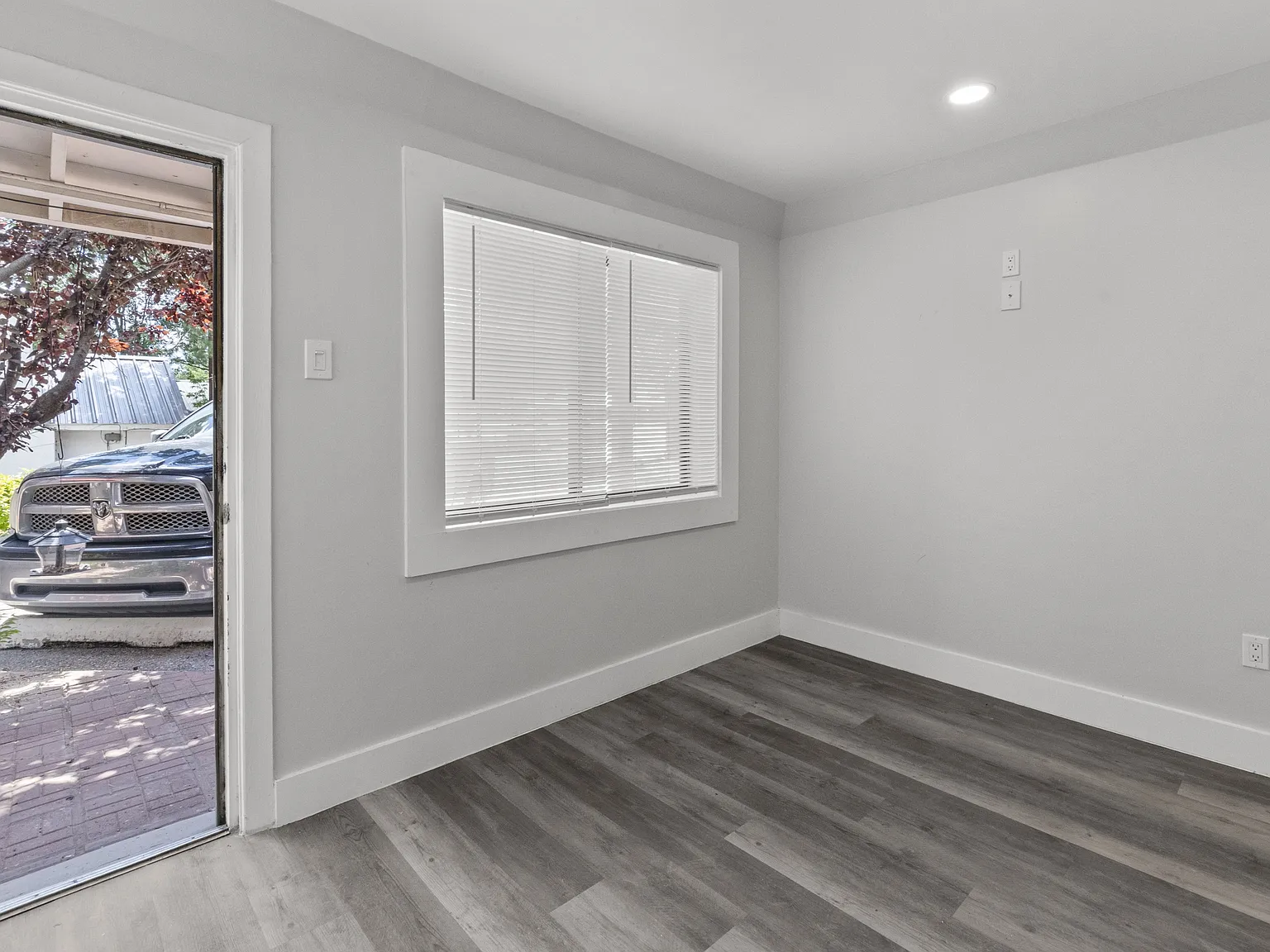 620 Sudderth Drive - 5 — Photo 4