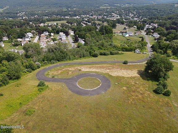 2nd image of 9 W Maple St