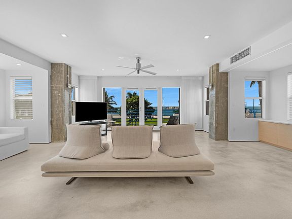 4th image of 105 Front St APT 122