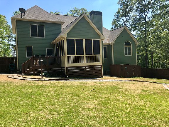Screened porch w/deck