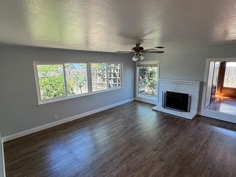 797 Washington Ave — Photo 13