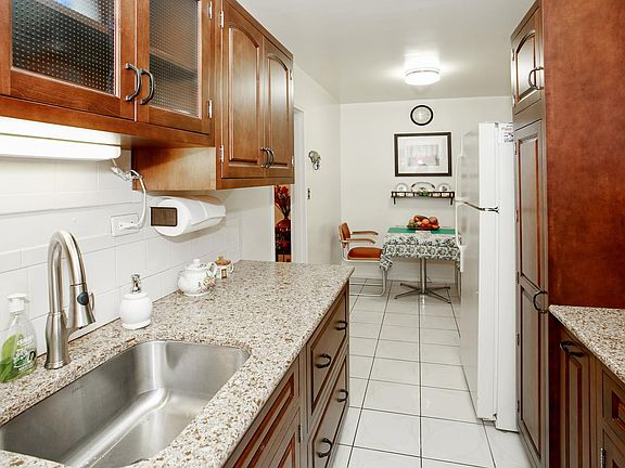5th image of 33-24 Junction Blvd #1P