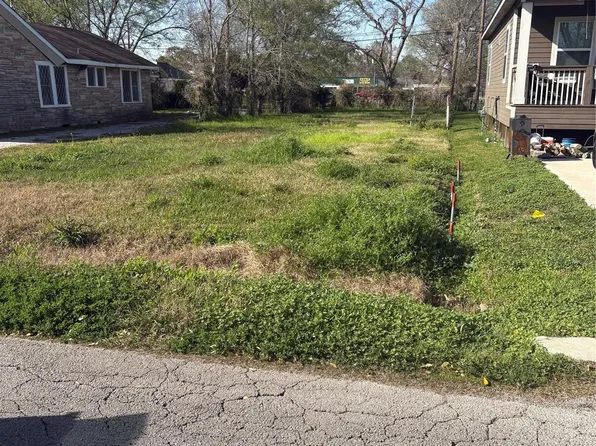 2640 Euclid St, Beaumont, TX 77705