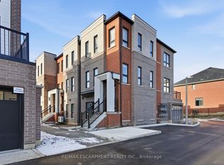 70 Kenesky Dr #29, Hamilton, ON L8B 1X1