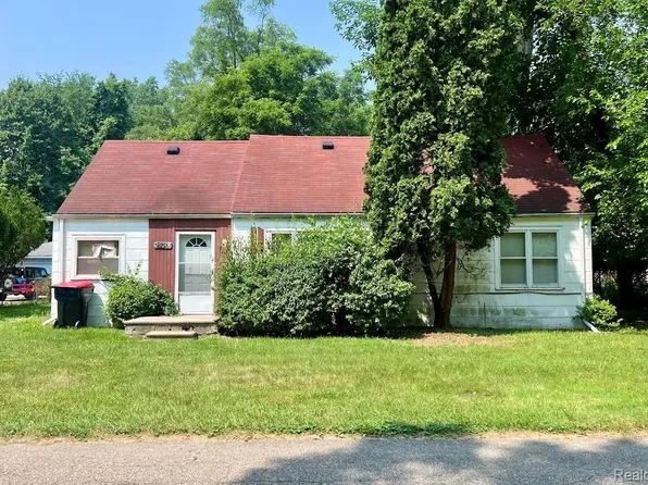 25201 McAllister St, Southfield, MI 48033