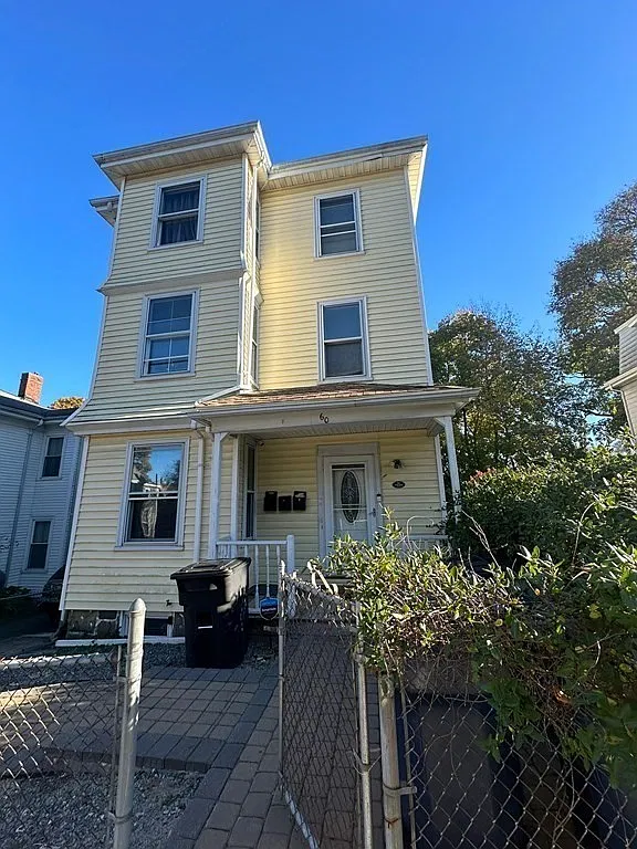 2 bed, 1.0 bath, 850 sqft, $2,500 — Photo 1