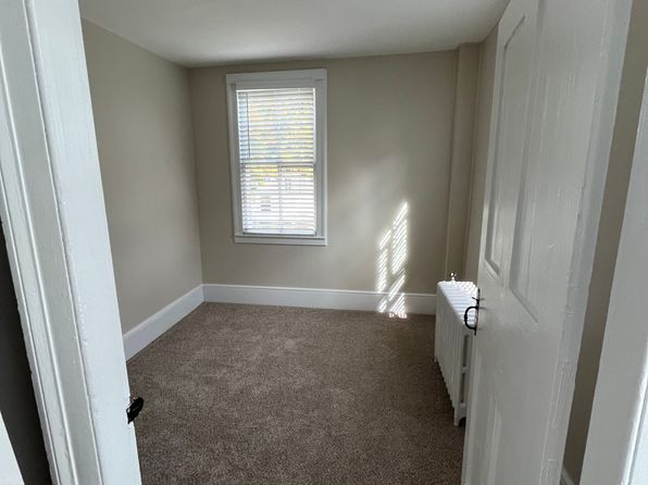 117 N Broad St #3, Sackets Harbor, NY 13685