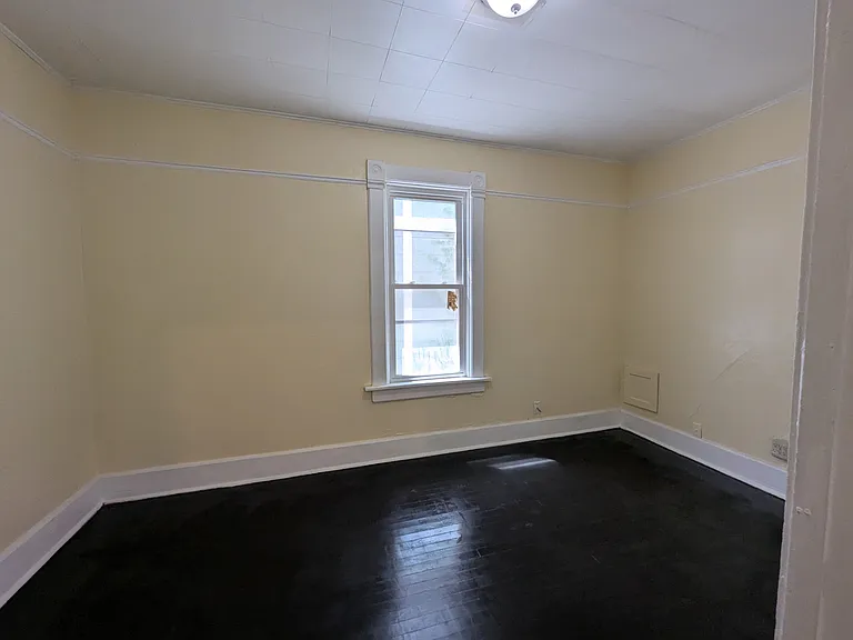1304 W Ring St #1 — Photo 7