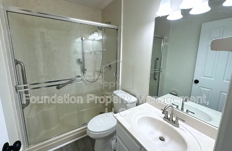 1818 Winship Dr — Photo 14