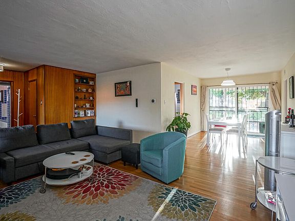 3rd image of 425 Montclaire Dr SE