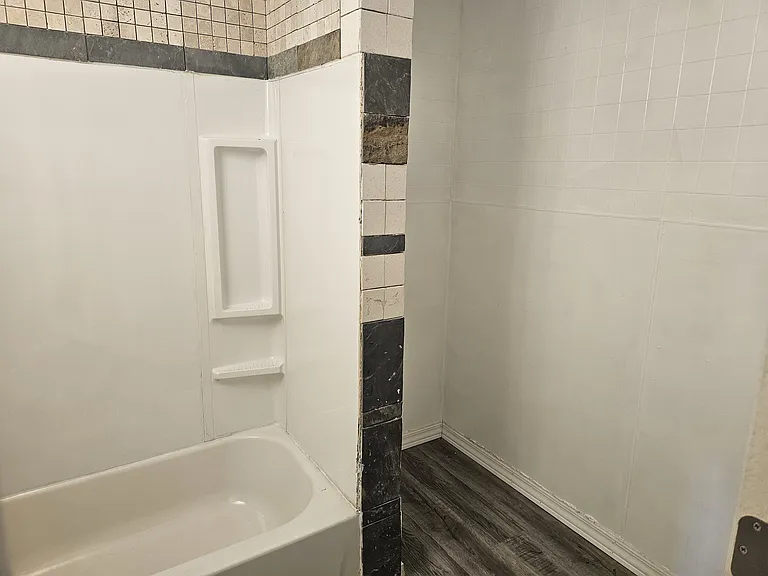 1919 N Court St — Photo 21