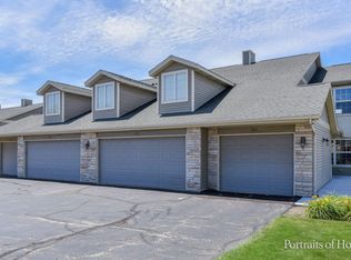 993 Penny Ln, Sycamore, IL 60178