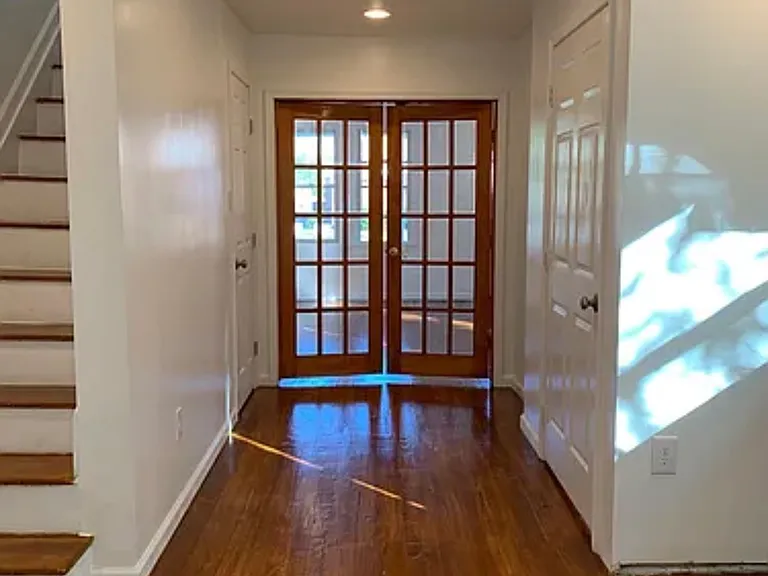 434 W Commerce St #1 — Photo 5