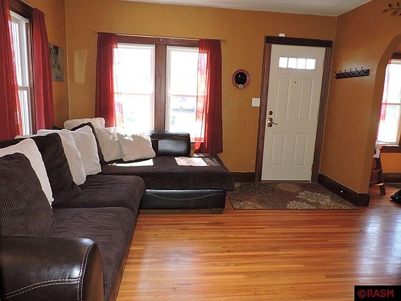 4th image of 216 Belle Ave