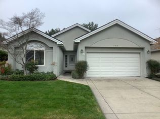 702 Summerwood Dr, Medford, OR 97504