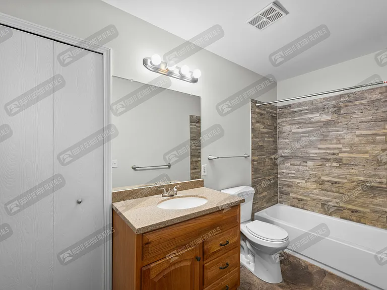 2245 S Commerce Rd — Photo 17