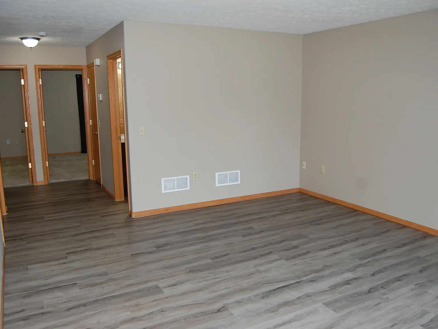 2 bed, 1110 sqft, $1,500 — Photo 2