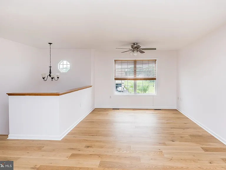 28 Roger Ct — Photo 17