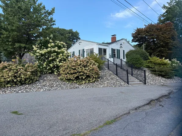 40 Marshall Rd, Fitchburg, MA 01420