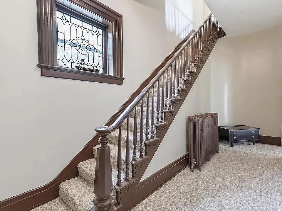 Stairway/Entryway