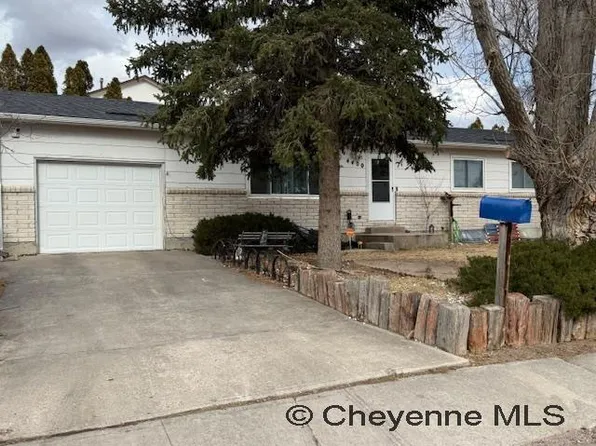 4400 Everton Dr, Cheyenne, WY 82009