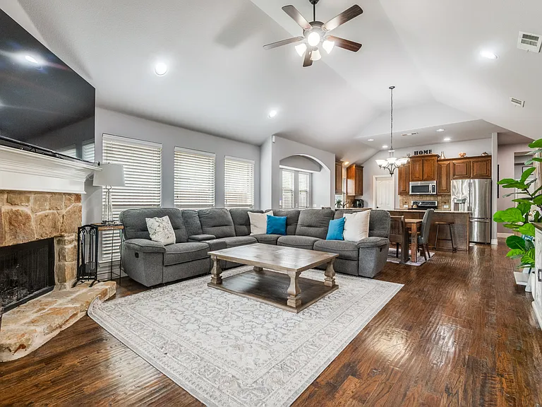 4312 Poppy Dr — Photo 12