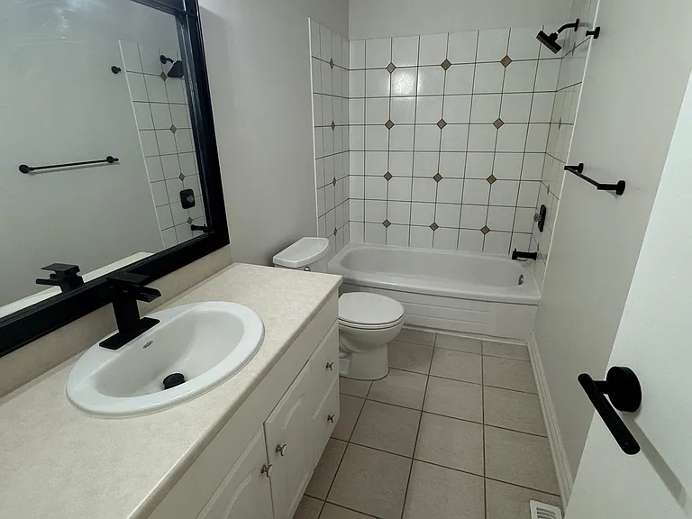 728 Sunnypoint Dr — Photo 9