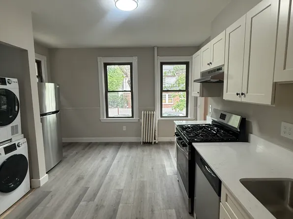 32 Walnut St #2, Somerville, MA 02143