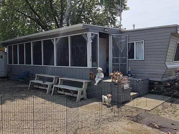101 Rose Ln #58, Port Clinton, OH 43452