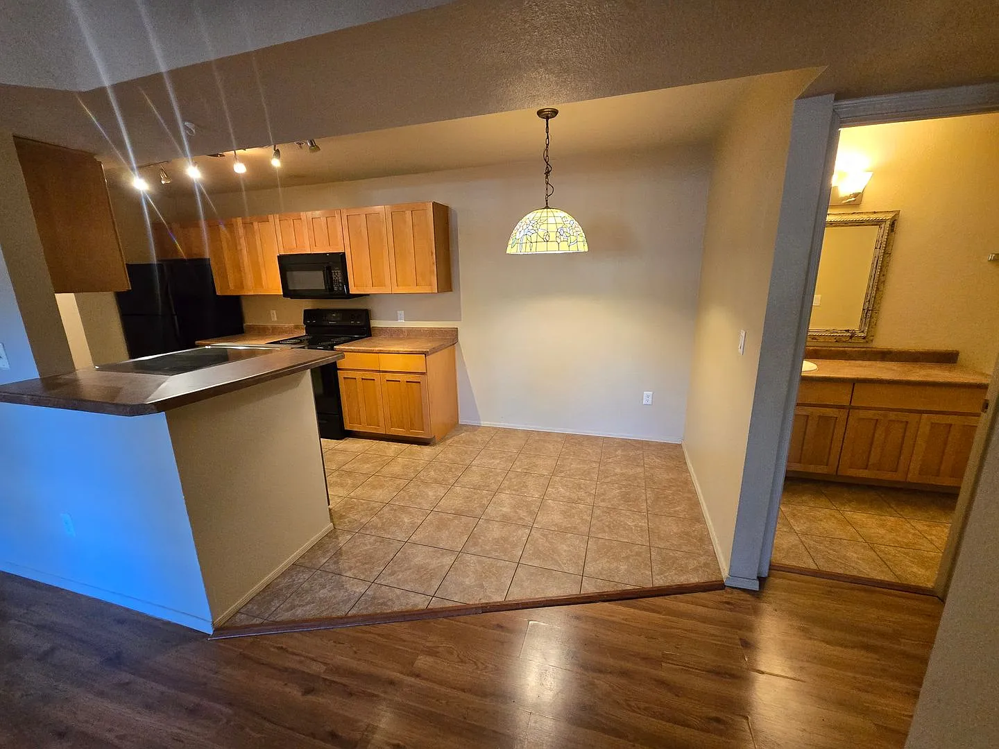 2bd/2ba West-Flagstaff Condo -End-Unit - Near Nau/Ccc! On Nau Bus Route! Students & Pets Ok!! Ava... — Photo 3