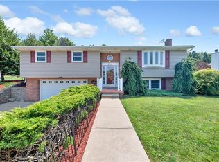 224 Larue Dr, Coraopolis, PA