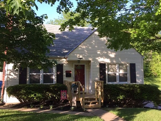 432 Hallam Ave photo 1