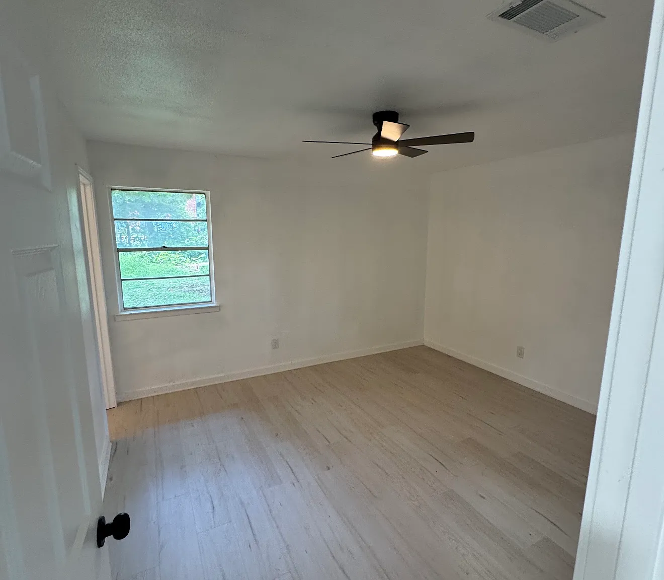 3 bed, 1318 sqft, $1,475 — Photo 1