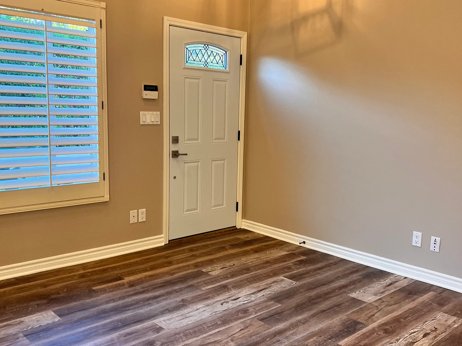 1 bed, 1100 sqft, $3,300 — Photo 2