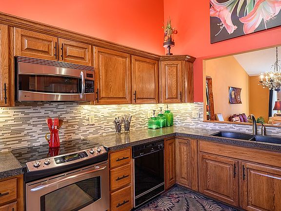 Kitchen/Cut out view
to DR