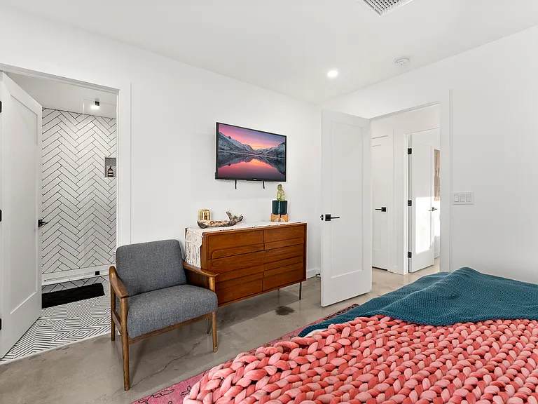 60432 Natoma Trl — Photo 23