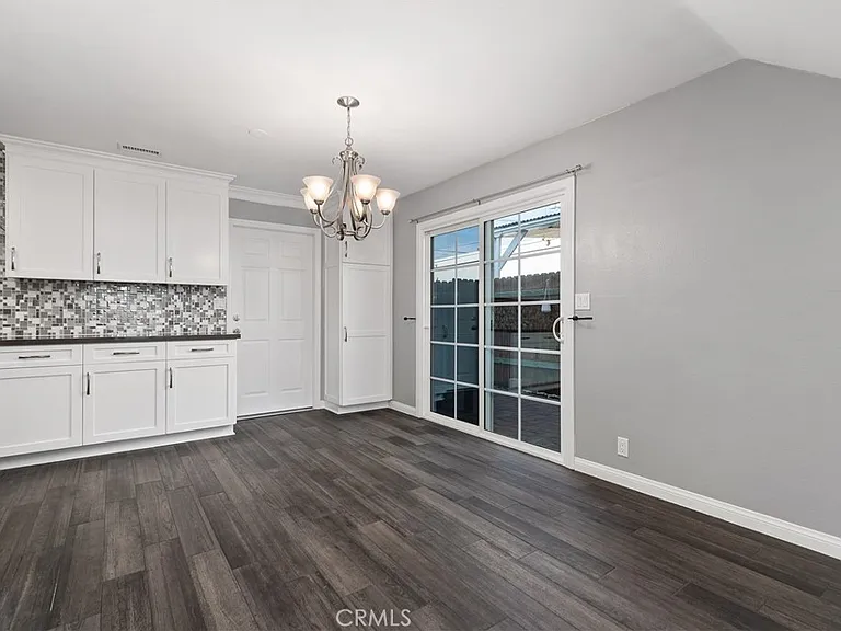 1201 N California St — Photo 6