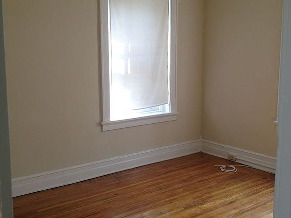 4th image of 104 Boulevard West #2B-2