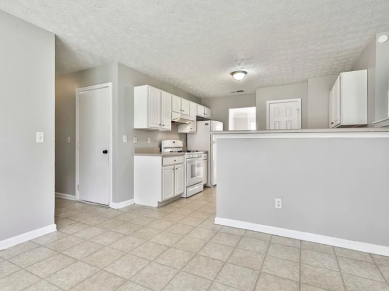 12450 Lakeside Pkwy — Photo 8