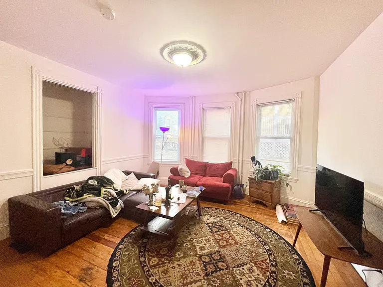 121 Calumet St — Photo 4