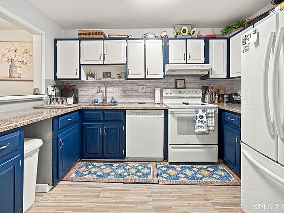 5th image of 16 Rockmeadow Road #I