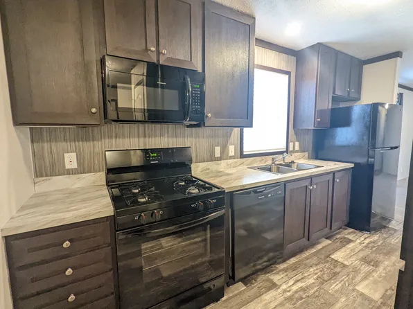 662 Oregon, Belleville, MI