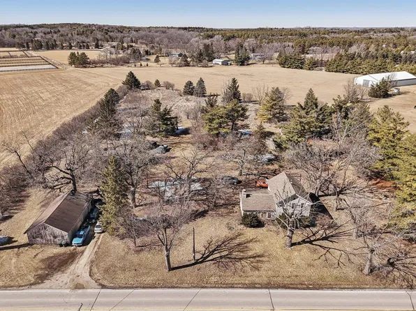 W324S3711 County Road E, Dousman, WI 53118