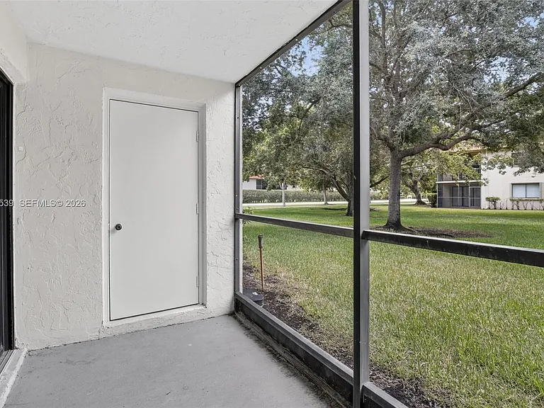 359 Lakeview Dr #102 — Photo 16