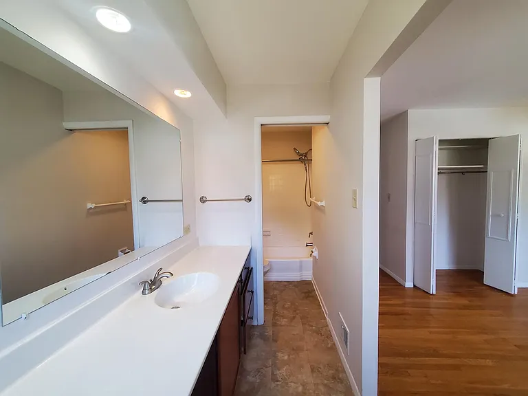 702 W Edmonston Dr — Photo 24
