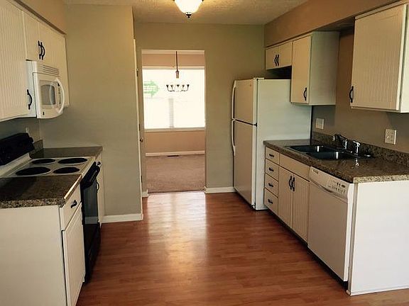 5th image of 924 Bamburgh Dr