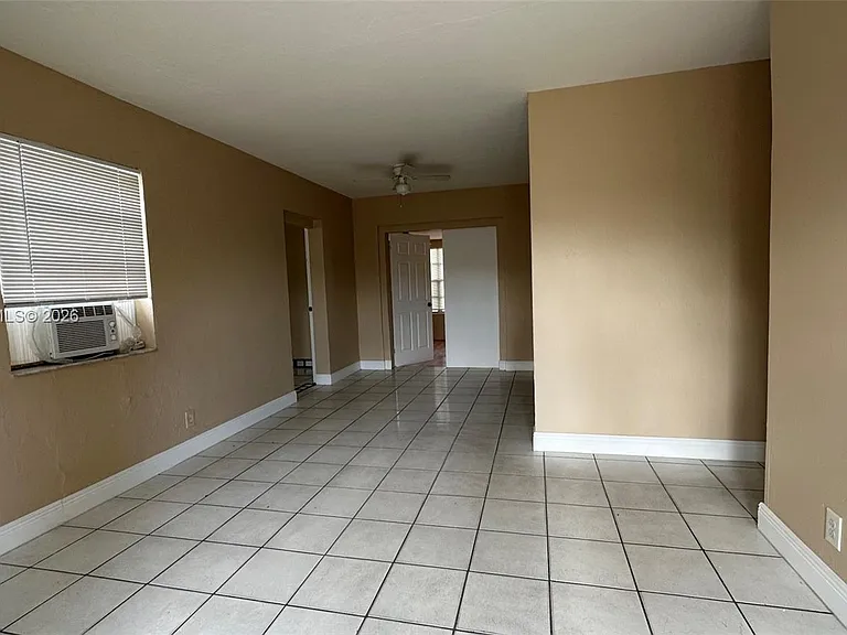 1701 NW 13th St — Photo 13