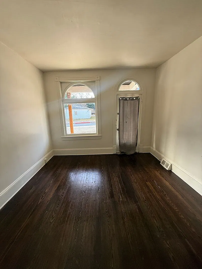 62-64 Wayside Avenue — Photo 3