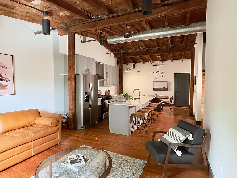 437 W Grant St #302 — Photo 30